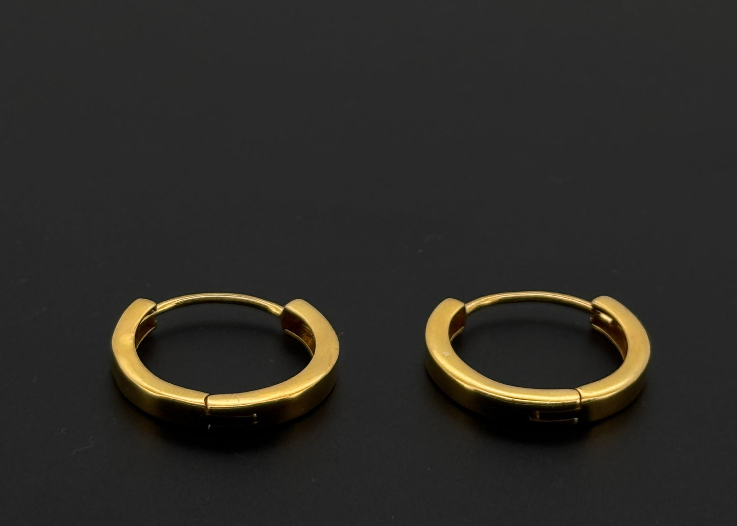 22k Solid Gold Simple Ladies Hoops E457