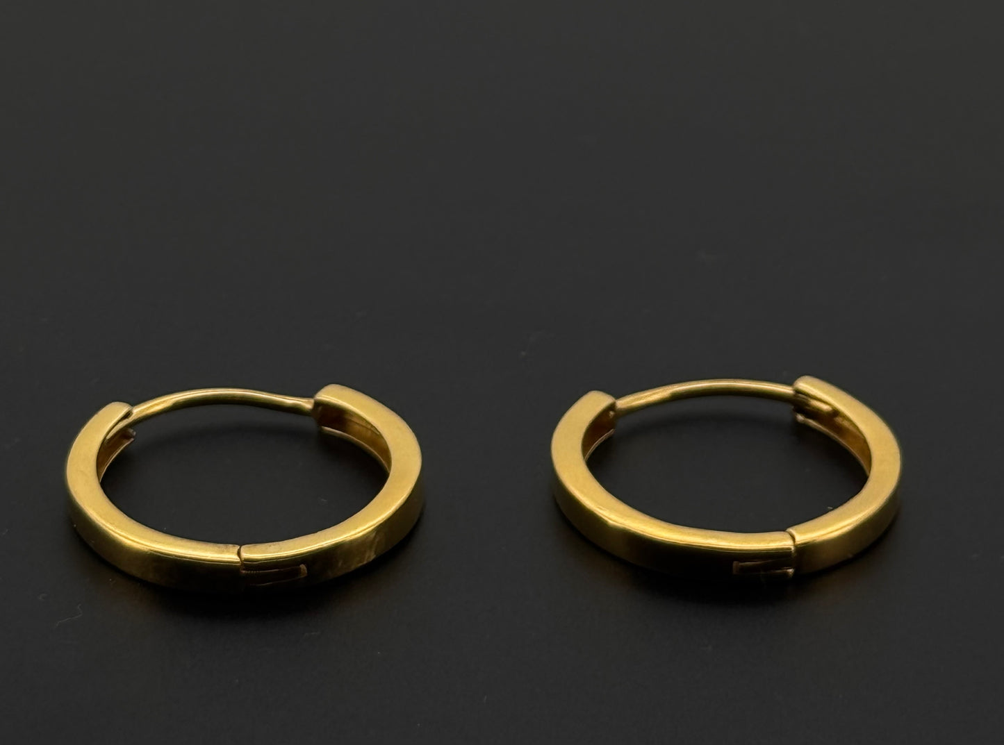 22k Solid Gold Simple Ladies Hoops E458