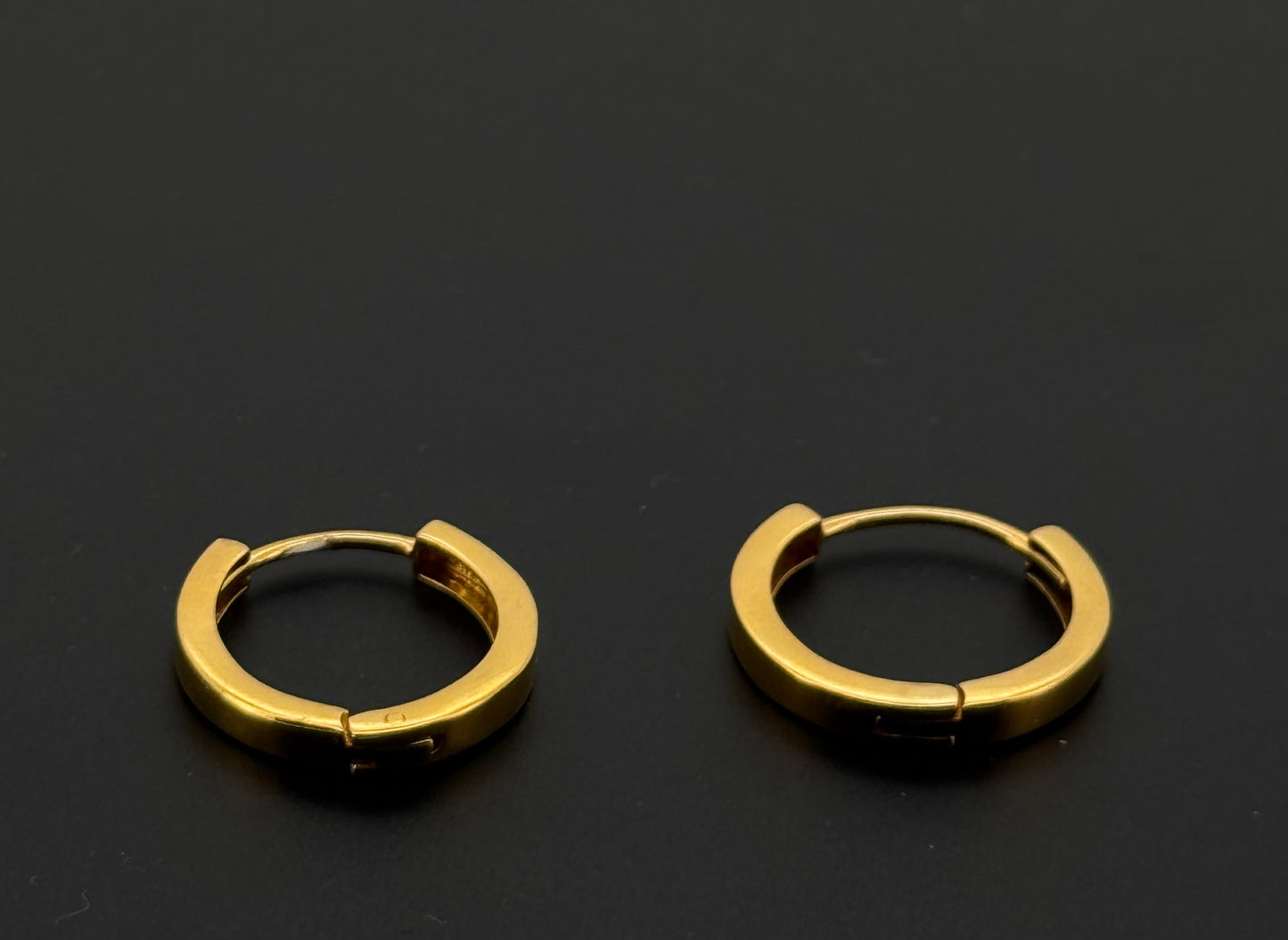 22k Solid Gold Simple Ladies Hoops E459