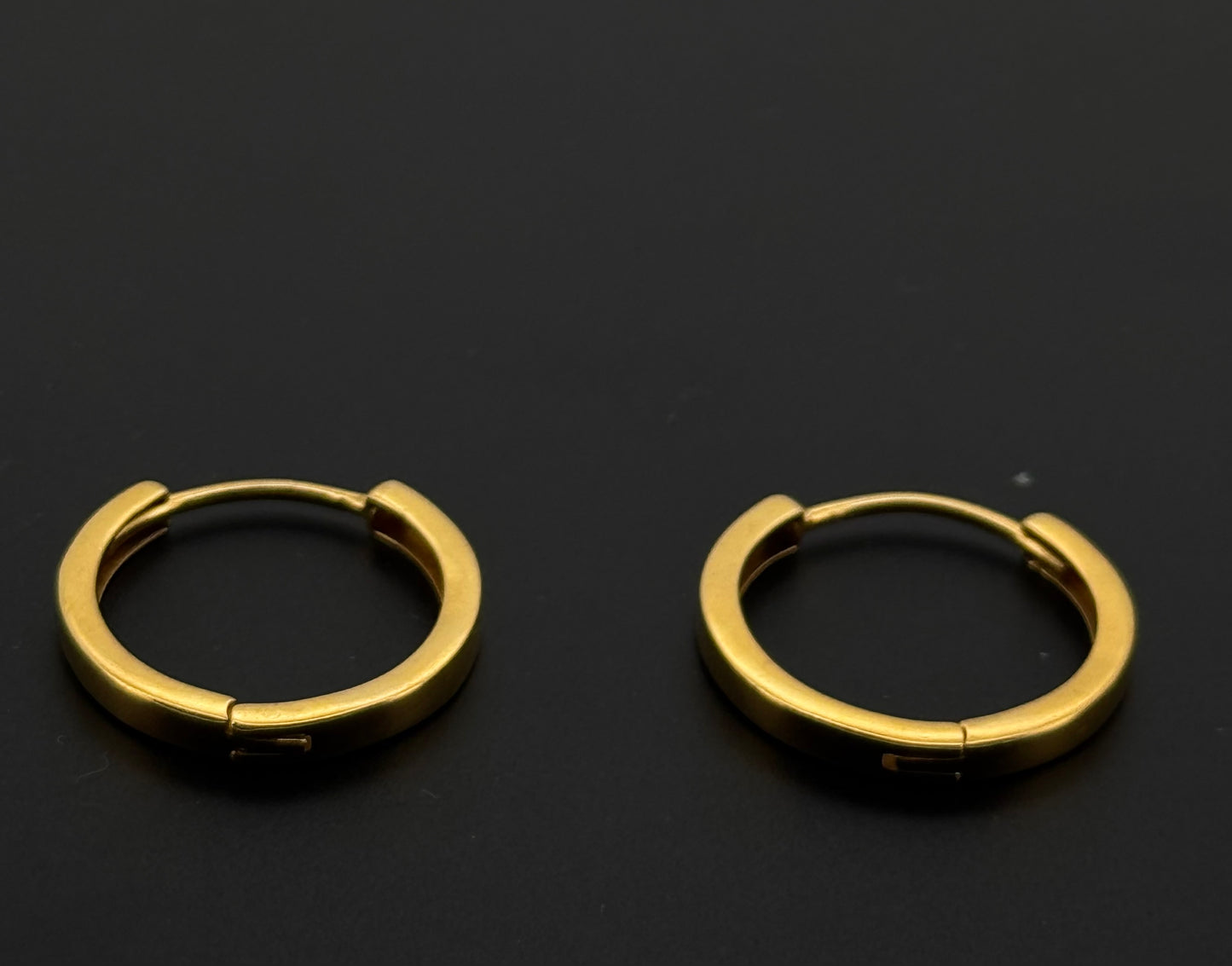 22k Solid Gold Simple Ladies Hoops E460