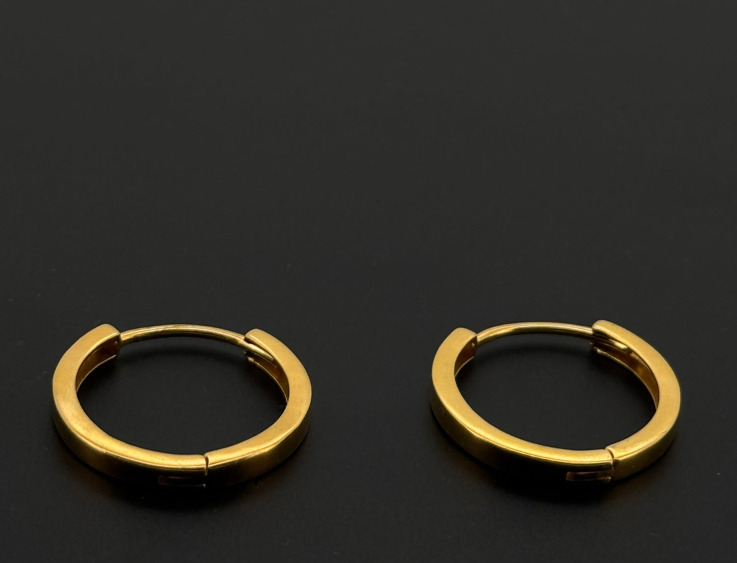 22k Solid Gold Simple Ladies Hoops E469