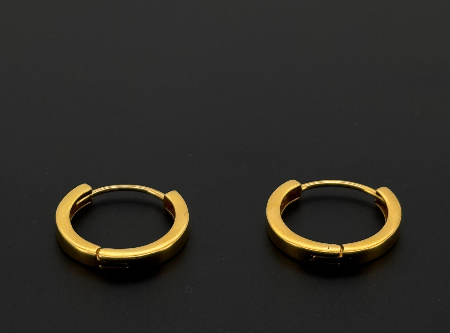 22k Solid Gold Simple Ladies Hoops E470