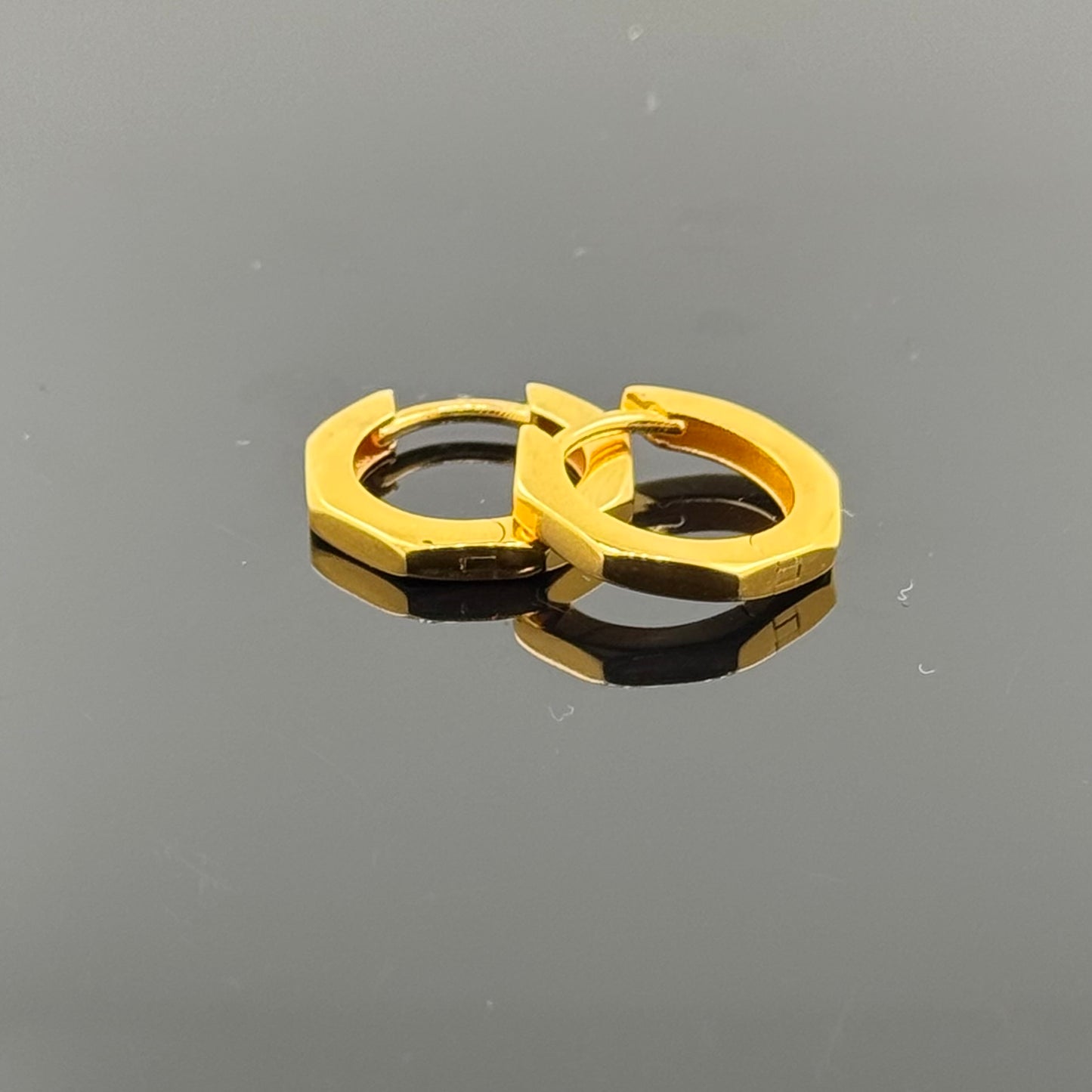 22k Solid Gold Simple Ladies Hoops E47