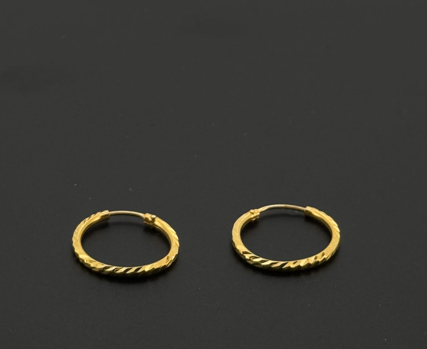 22k Solid Gold Simple Ladies Hoops E480