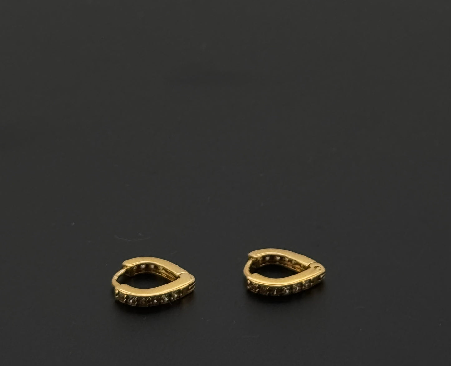 22k Solid Gold Simple Ladies Hoops E483