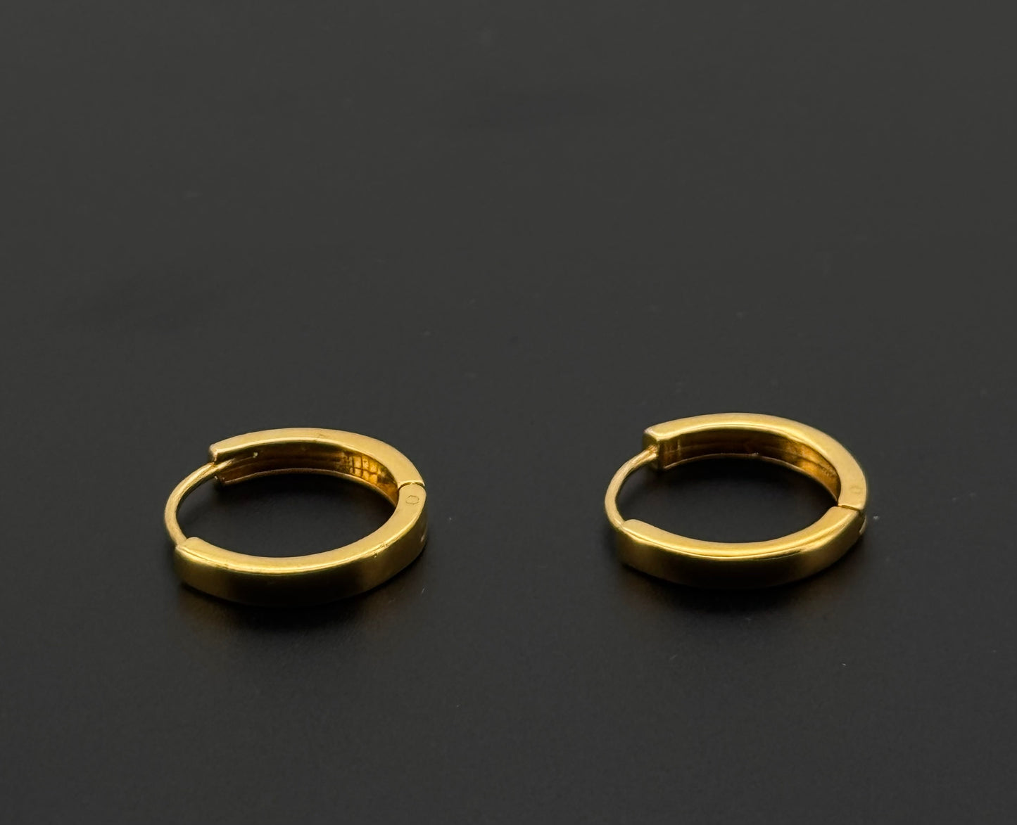 22k Solid Gold Simple Ladies Hoops E491