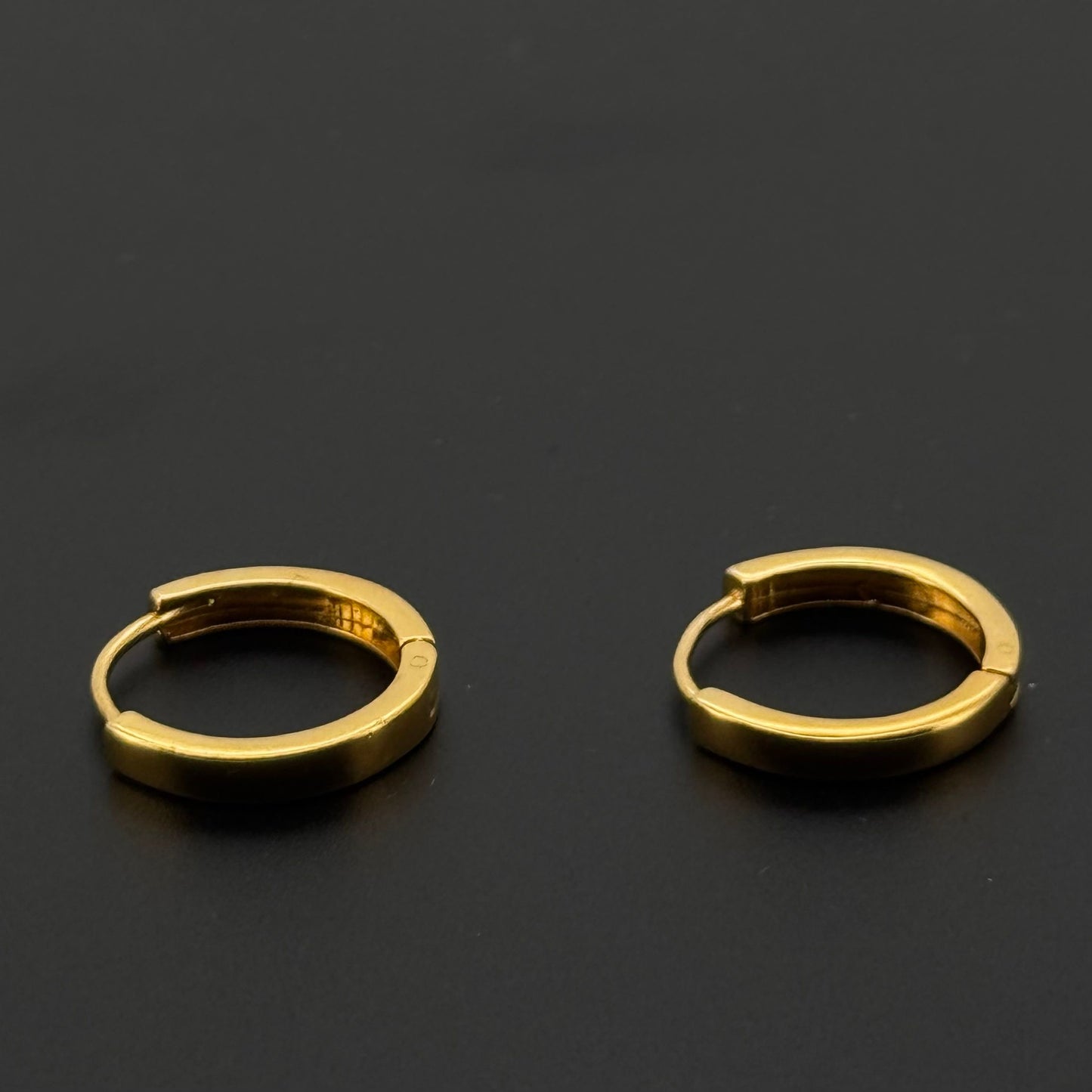 22k Solid Gold Simple Ladies Hoops E491