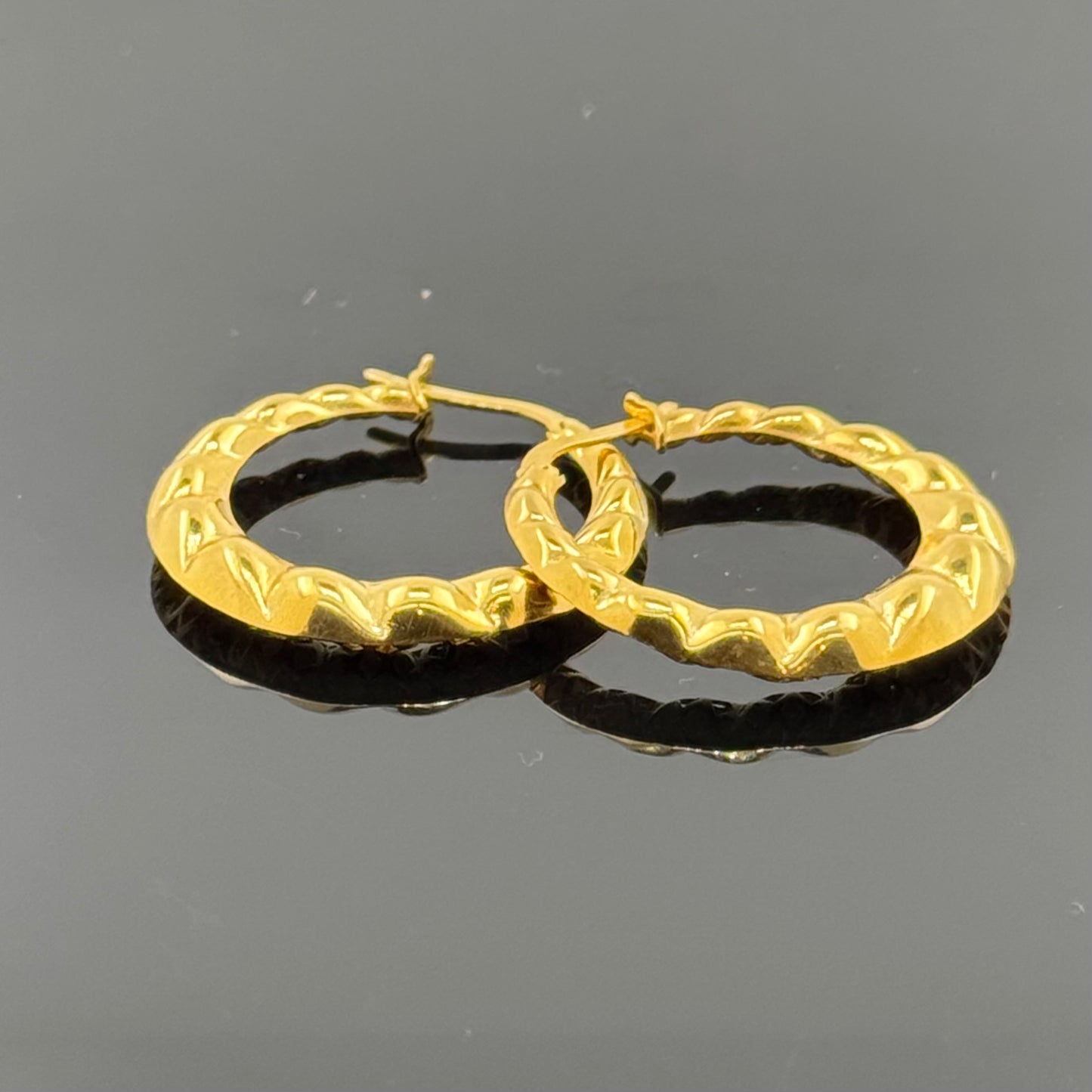 22k Solid Gold Simple Ladies Hoops E50