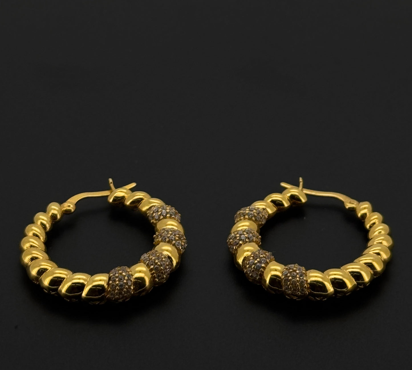 22k Solid Gold Simple Ladies Hoops E501
