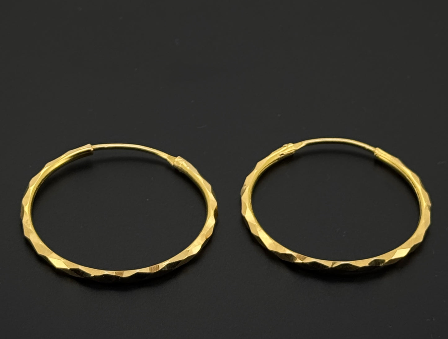 22k Solid Gold Simple Ladies Hoops E532