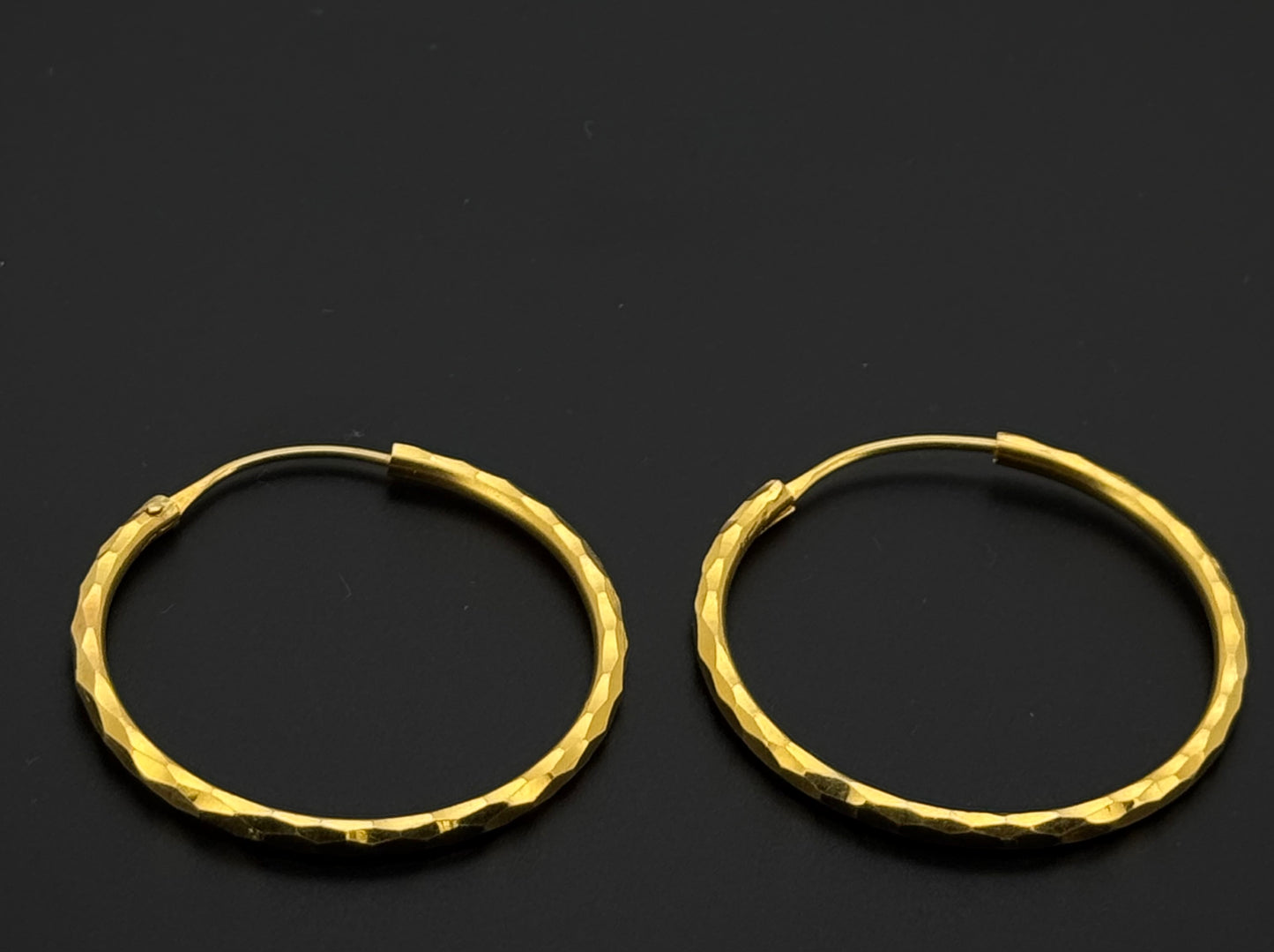 22k Solid Gold Simple Ladies Hoops E535