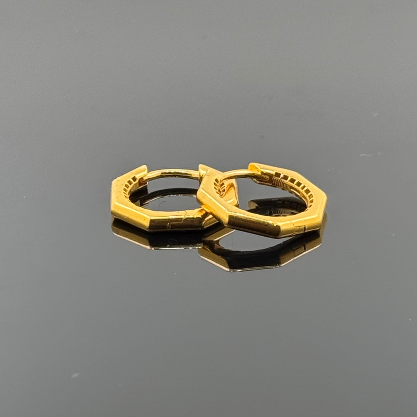 22k Solid Gold Simple Ladies Hoops E55