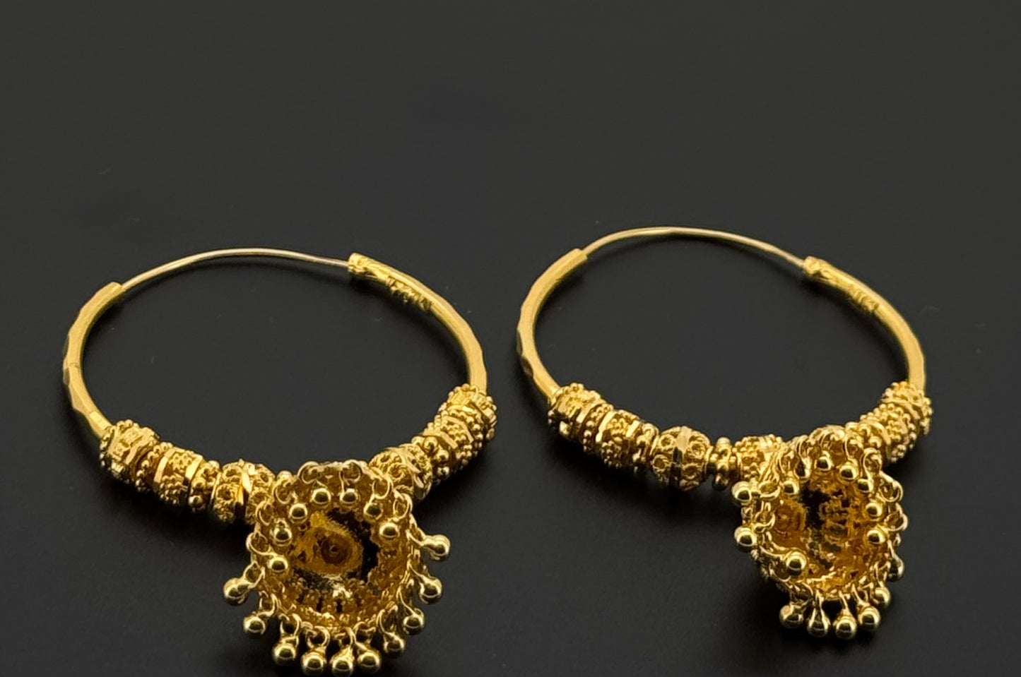 22k Solid Gold Simple Ladies Hoops E565