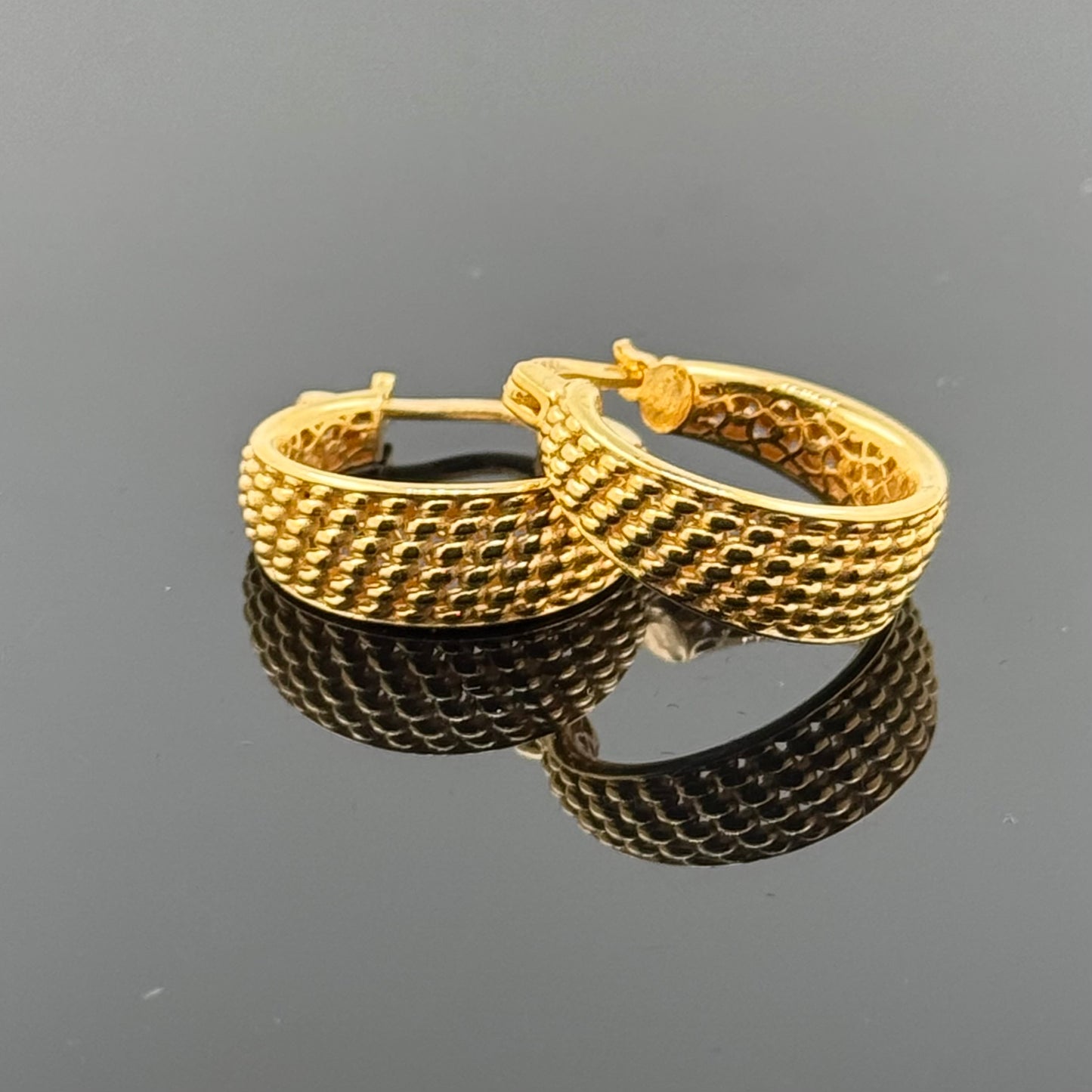 22k Solid Gold Simple Ladies Hoops E58