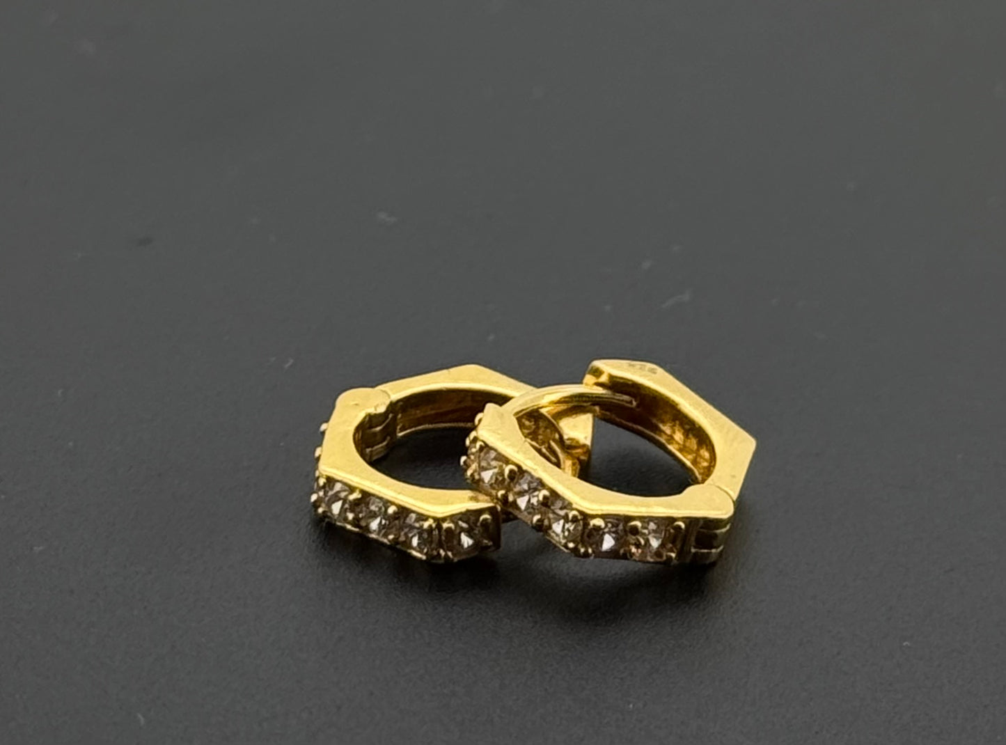 22k Solid Gold Simple Ladies Hoops E584