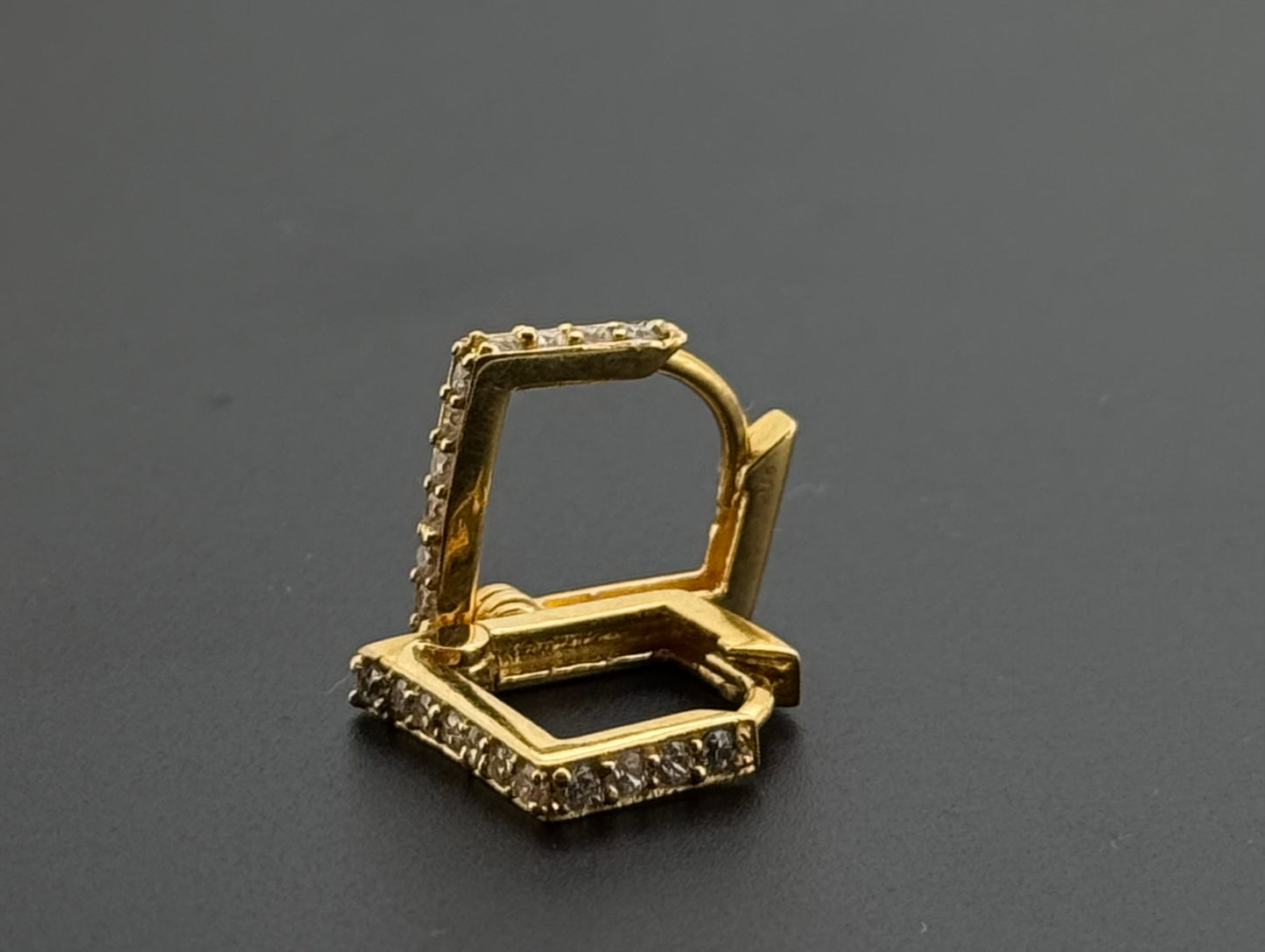 22k Solid Gold Simple Ladies Hoops E586