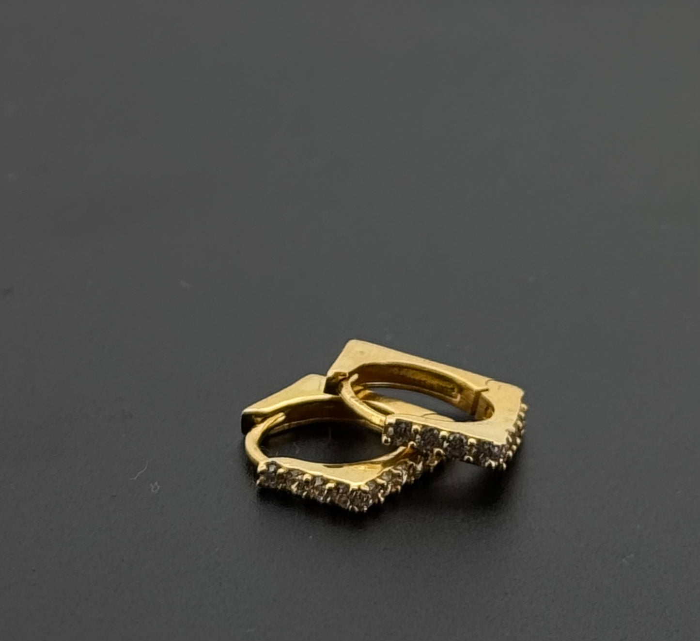 22k Solid Gold Simple Ladies Hoops E587