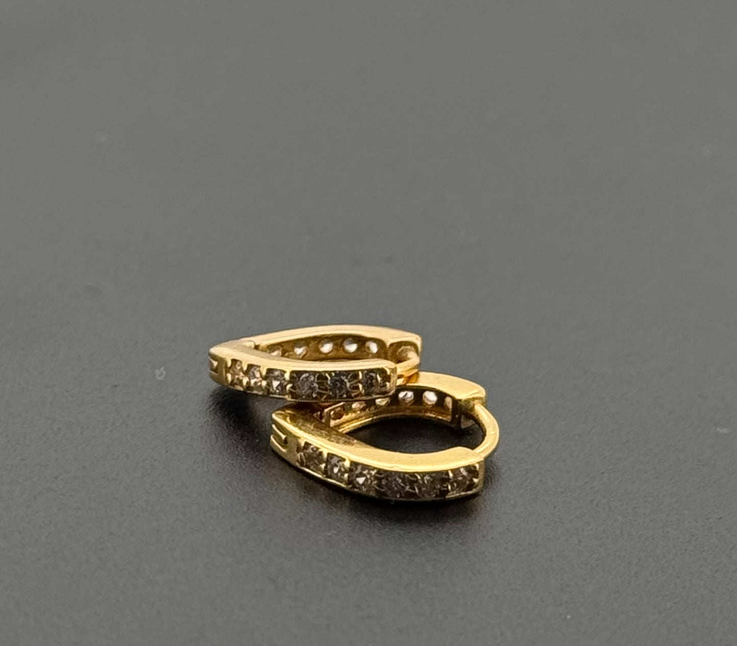 22k Solid Gold Simple Ladies Hoops E588