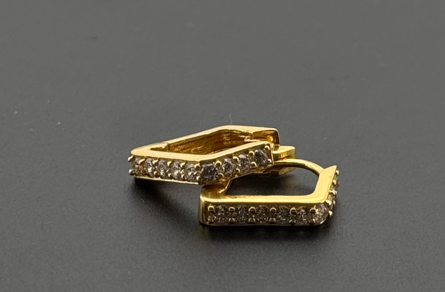 22k Solid Gold Simple Ladies Hoops E589