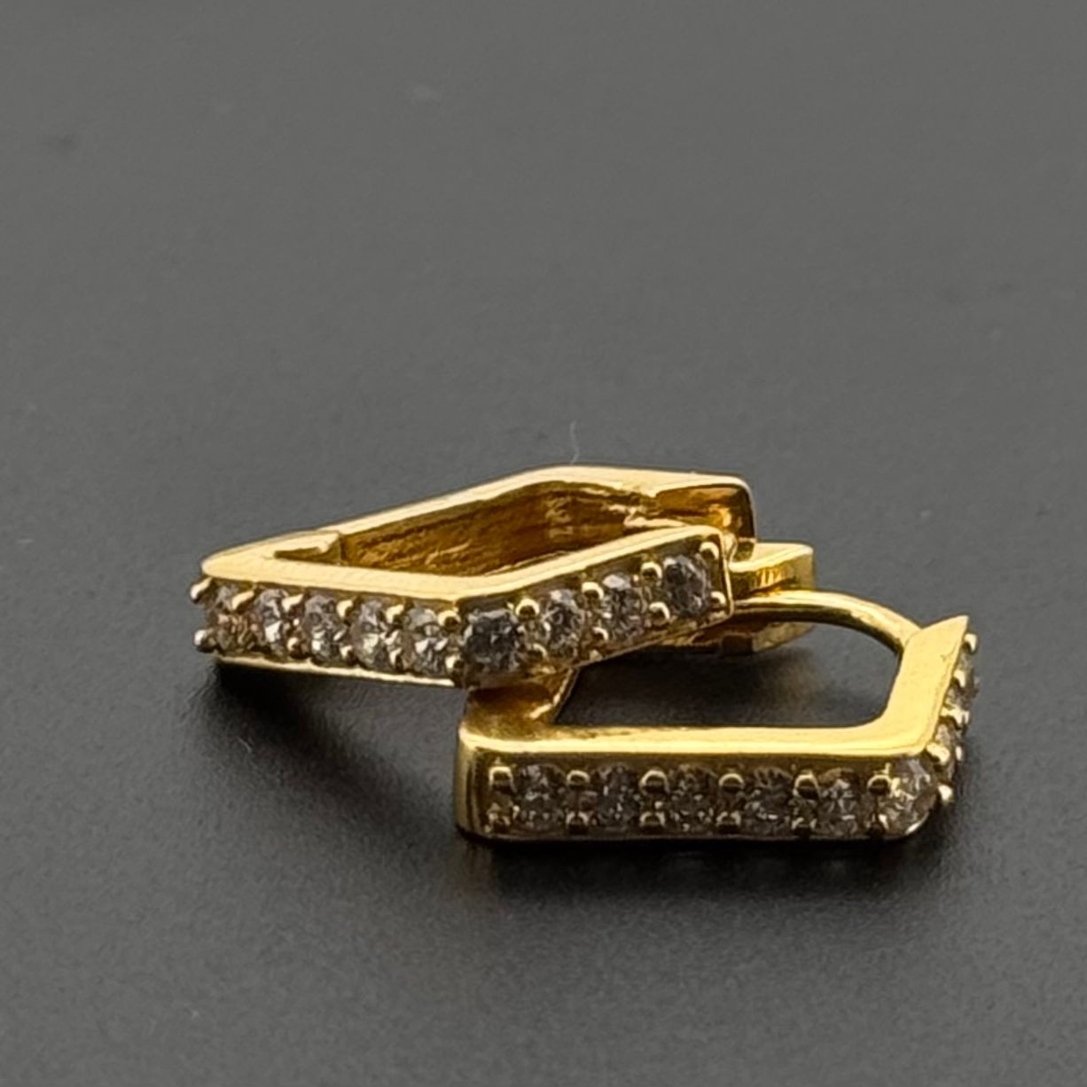 22k Solid Gold Simple Ladies Hoops E589