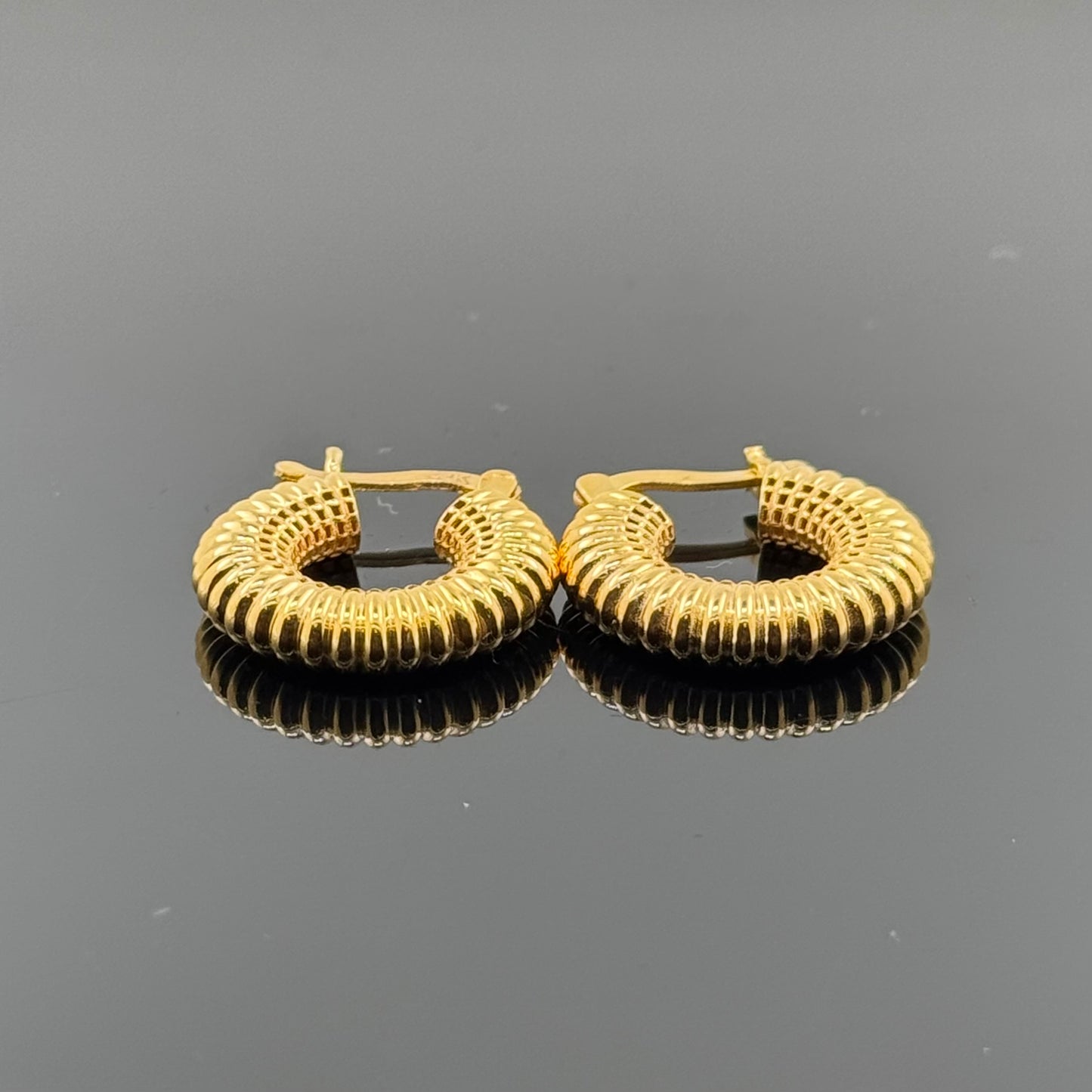 22k Solid Gold Simple Ladies Hoops E59