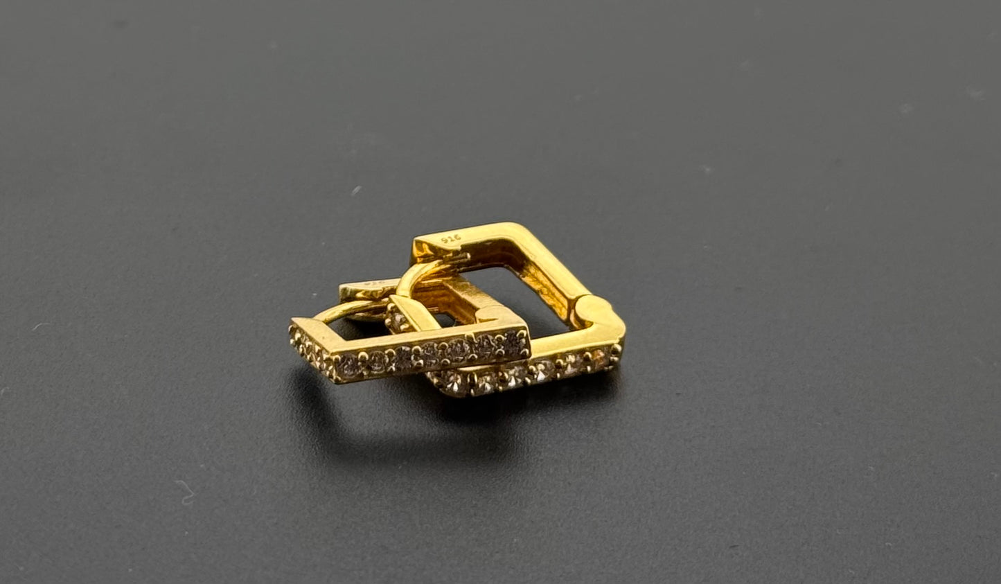 22k Solid Gold Simple Ladies Hoops E599