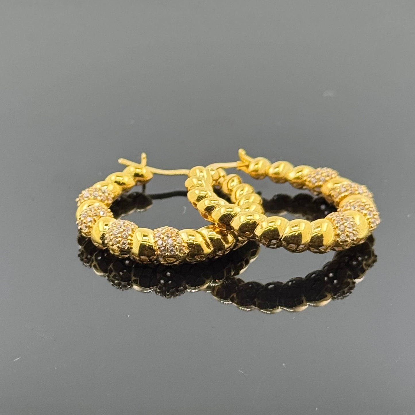 22k Solid Gold Simple Ladies Hoops E60