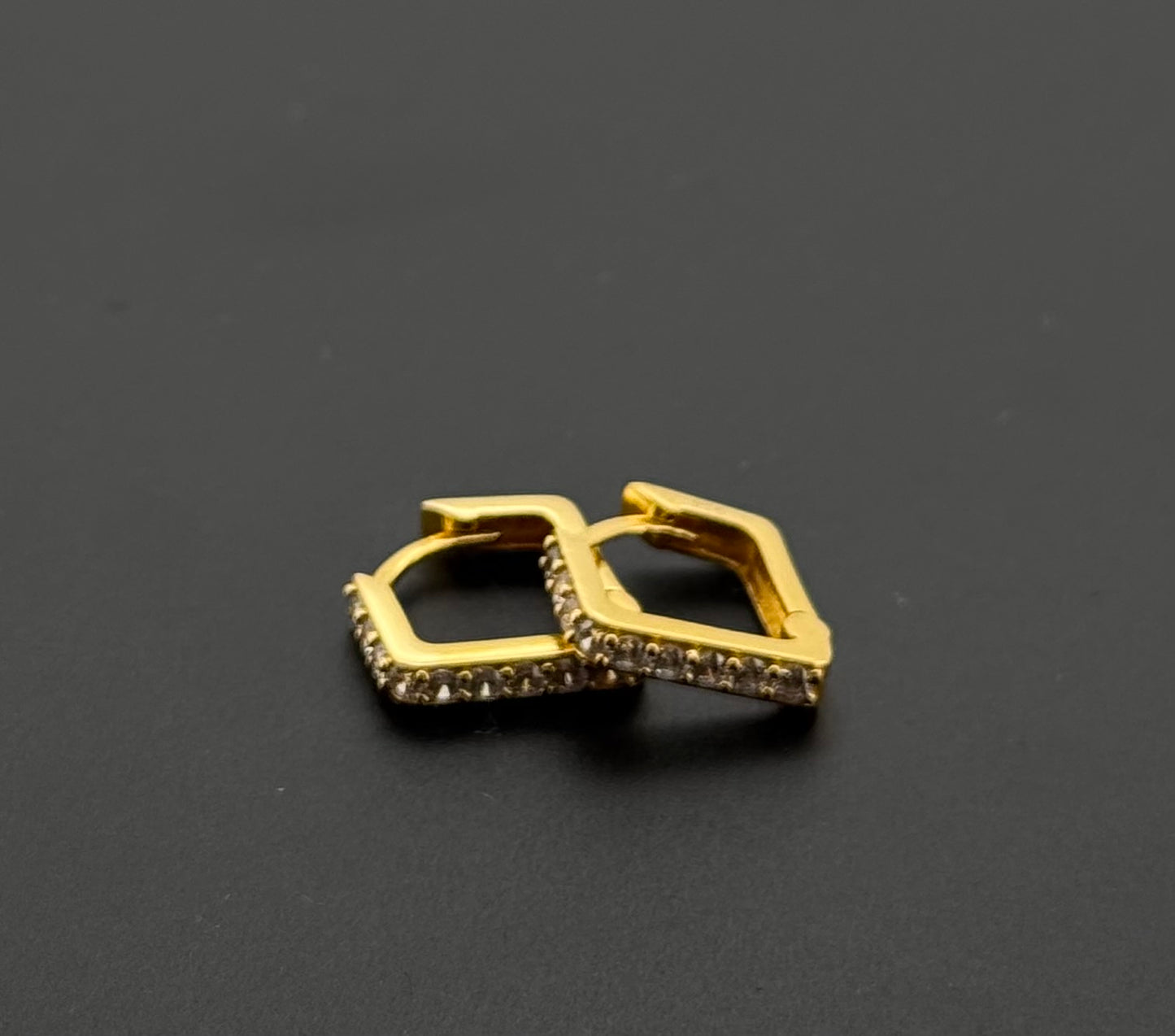 22k Solid Gold Simple Ladies Hoops E601