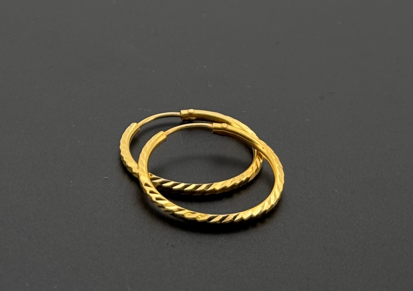 22k Solid Gold Simple Ladies Hoops E606