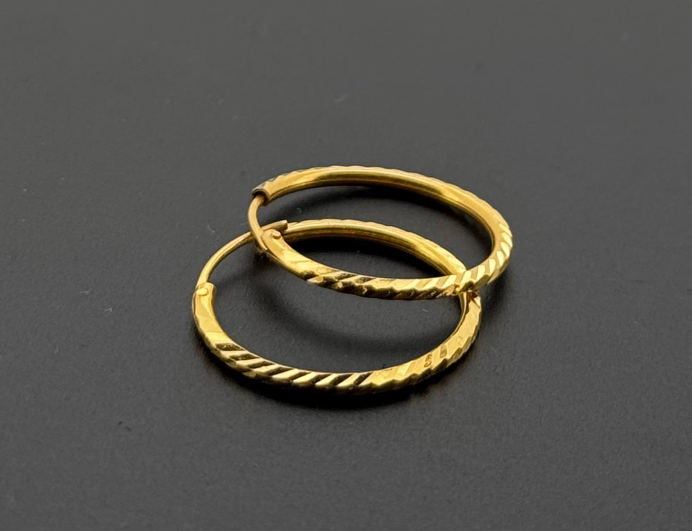 22k Solid Gold Simple Ladies Hoops E607