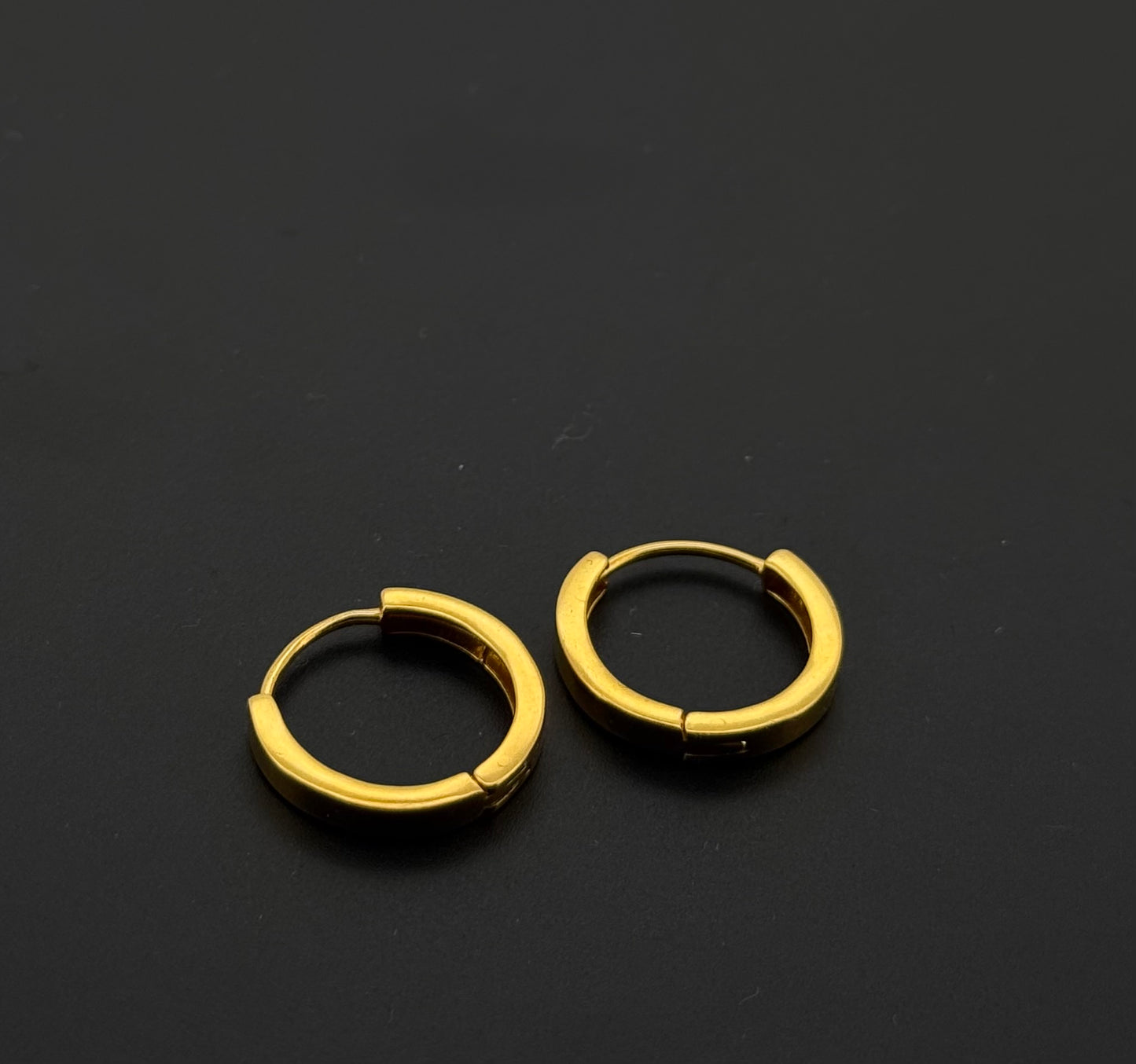 22k Solid Gold Simple Ladies Hoops E615