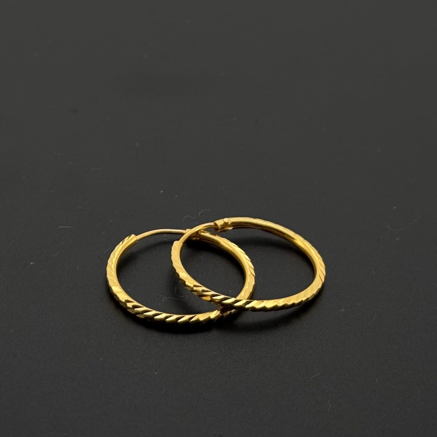 22k Solid Gold Simple Ladies Hoops E617
