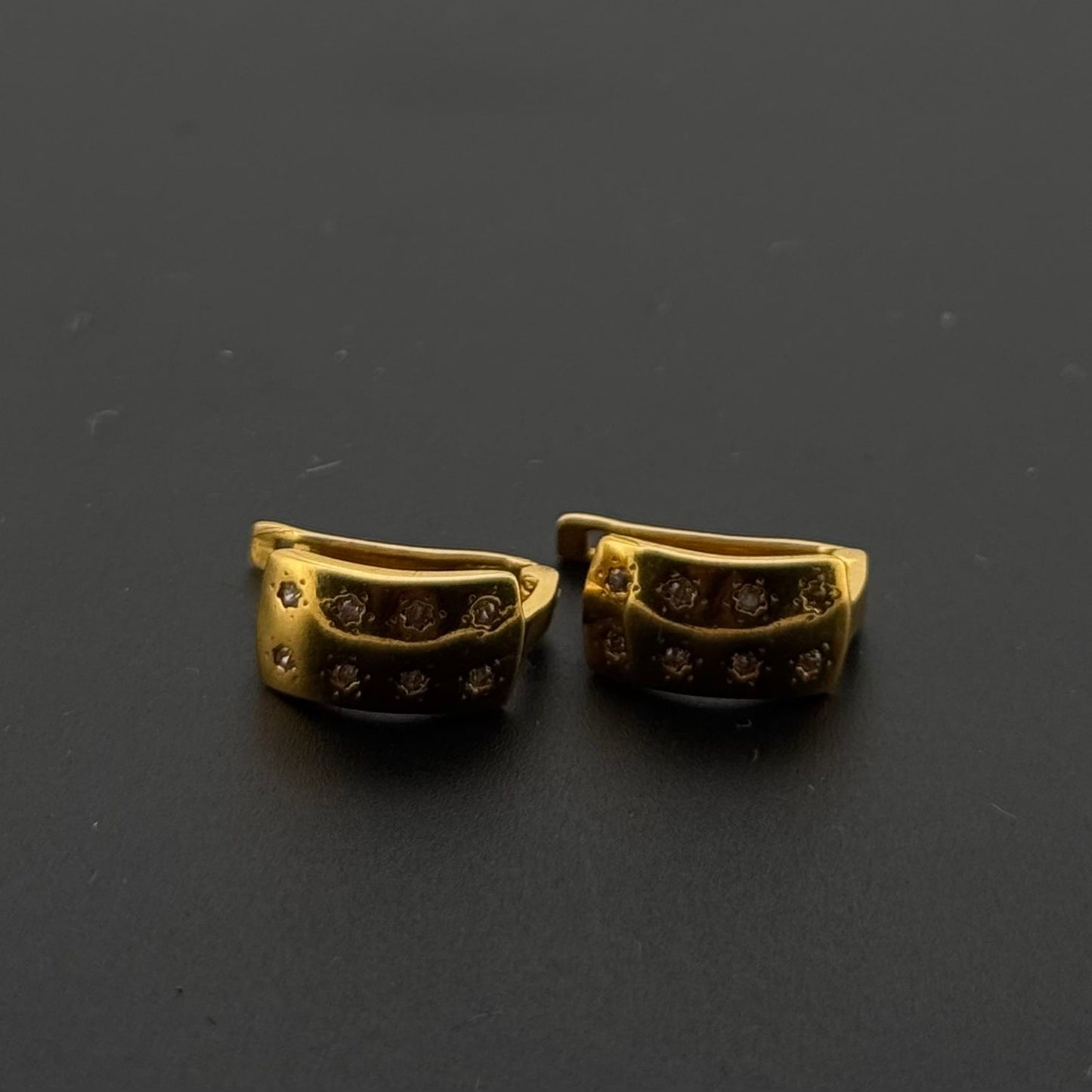 22k Solid Gold Simple Ladies Hoops E621