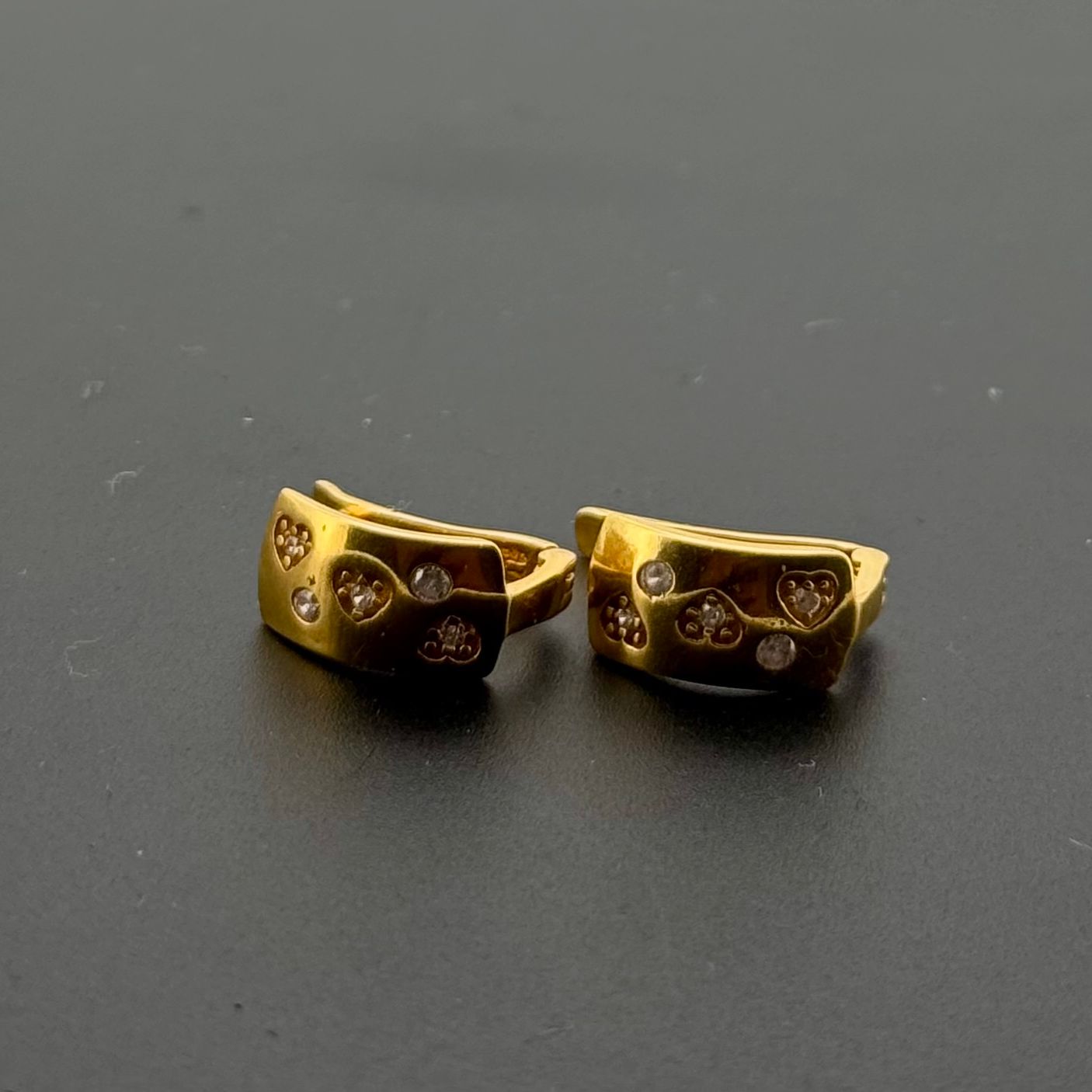 22k Solid Gold Simple Ladies Hoops E622