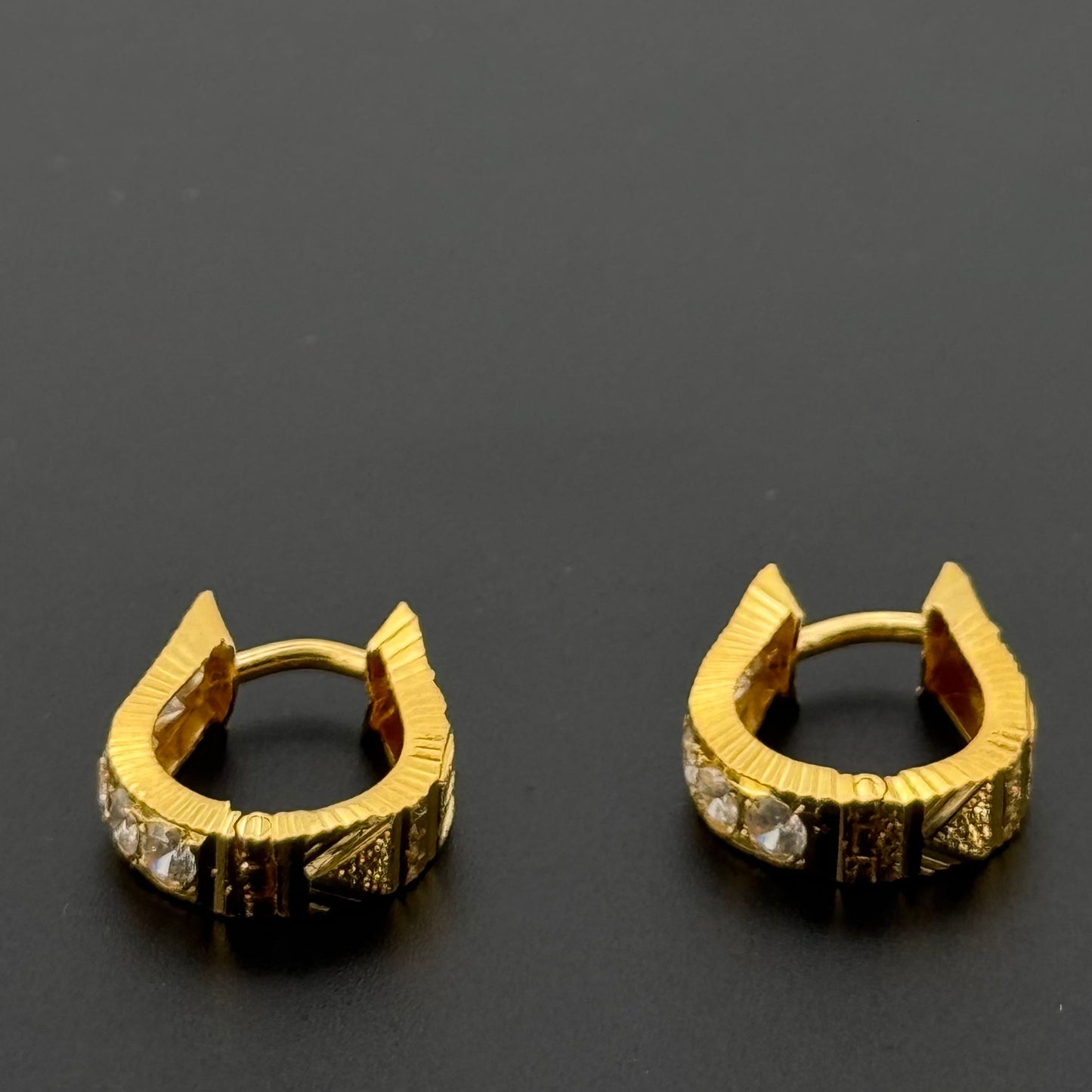 22K Solid Gold Simple Ladies Hoops E650