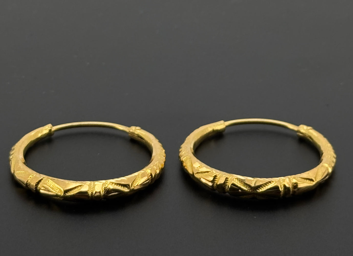 22K Solid Gold Simple Ladies Hoops E652