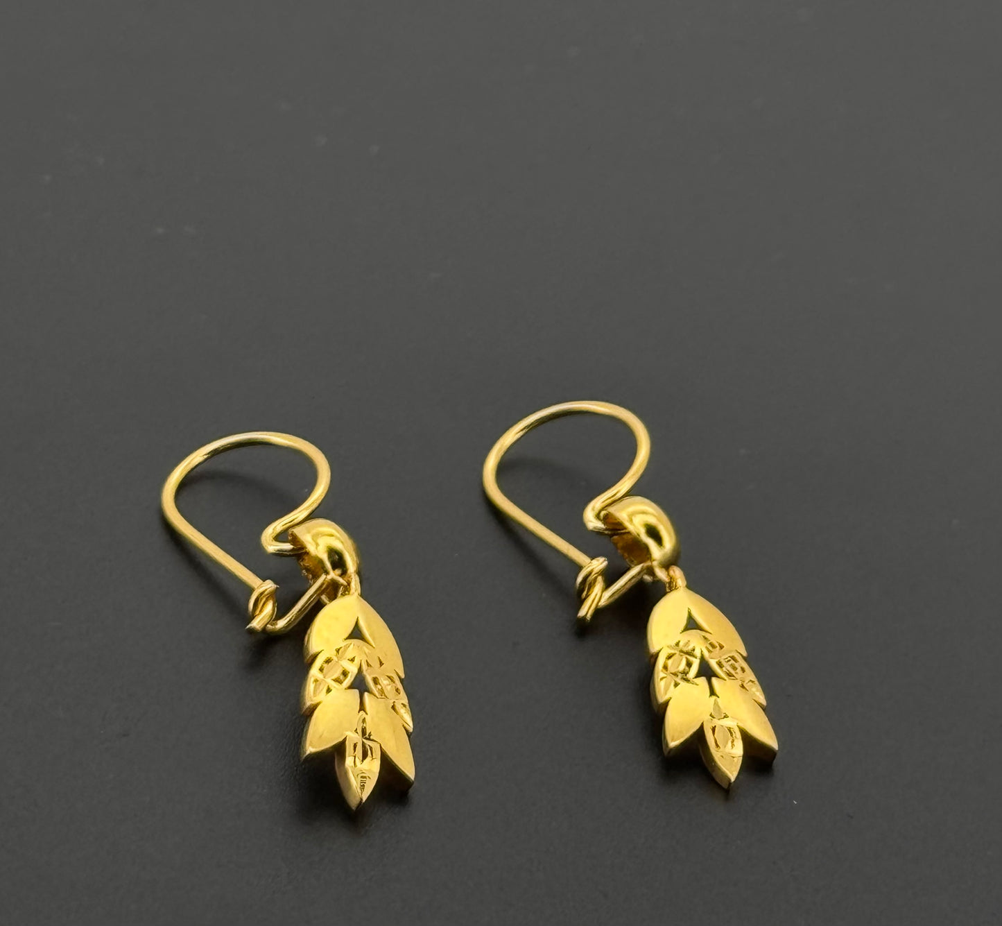 22K Solid Gold Simple Ladies Hoops E654