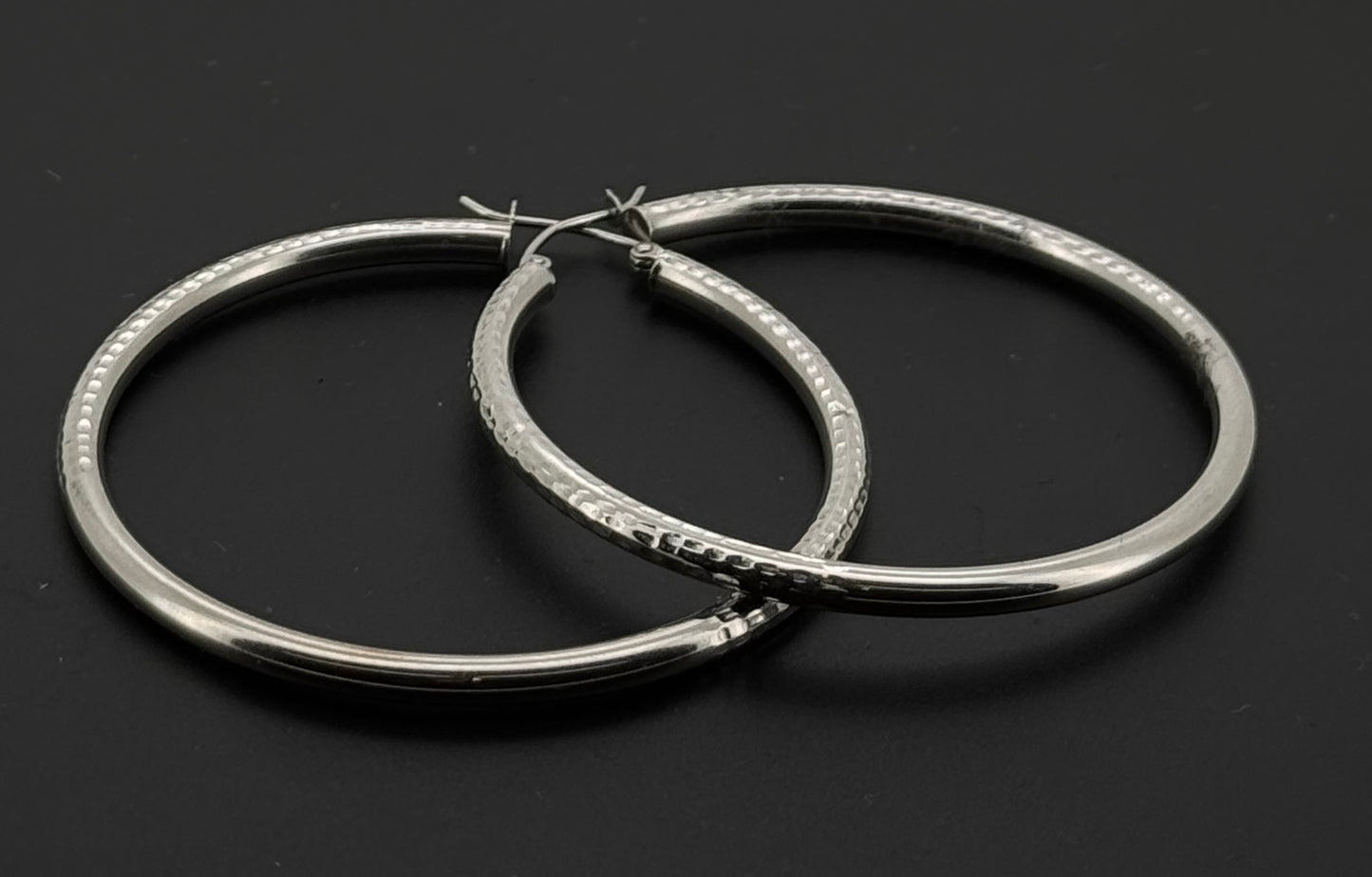 10K Solid Gold Simple Ladies Hoops E677