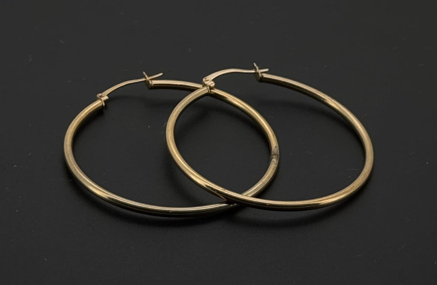 10K Solid Gold Simple Ladies Hoops E679