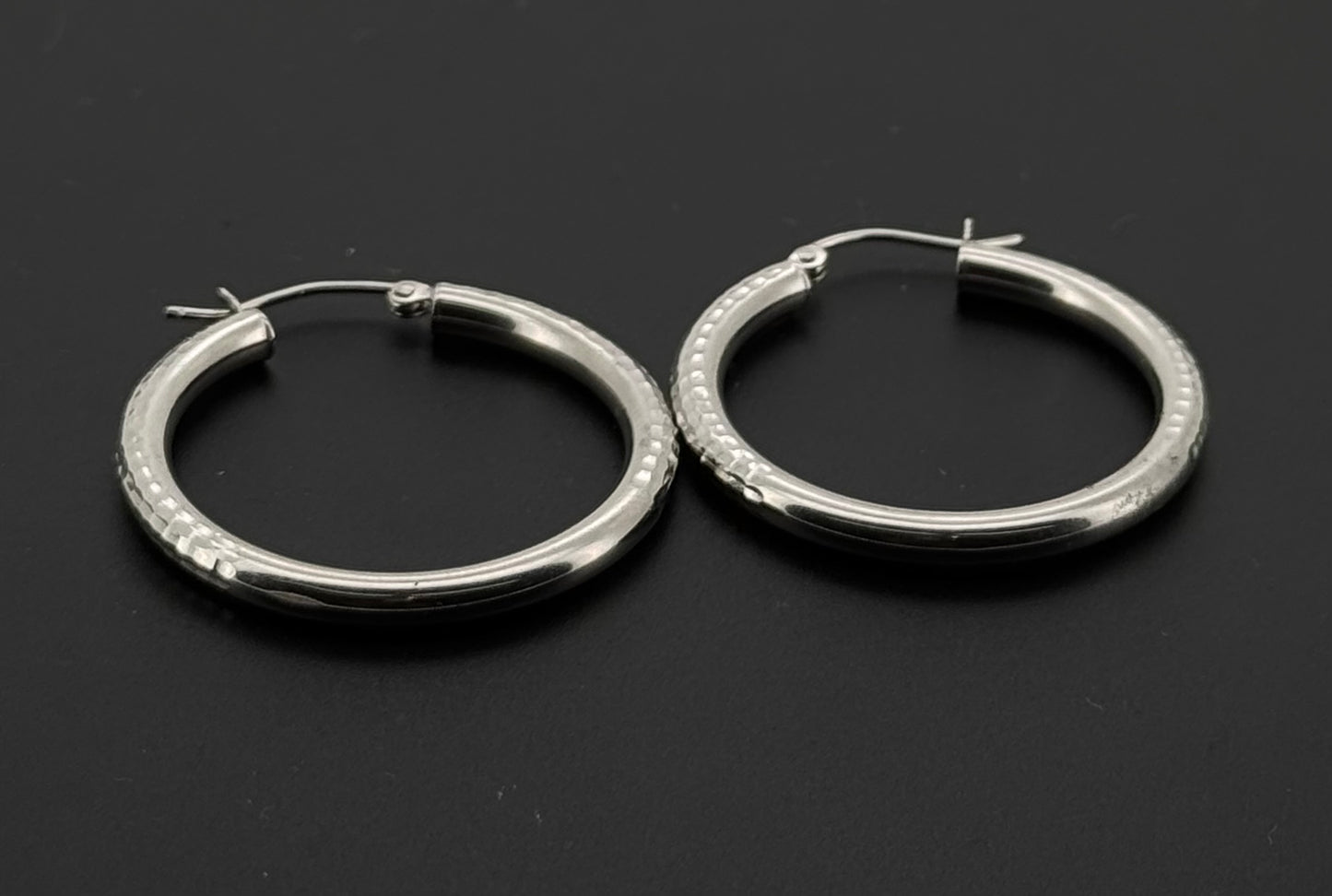 10K Solid Gold Simple Ladies Hoops E681