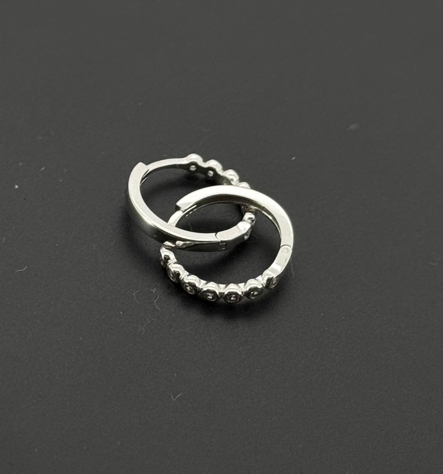 10K Solid Gold Simple Ladies Hoops E702