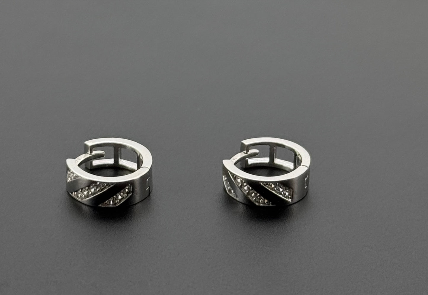 10K Solid Gold Simple Ladies Hoops E736