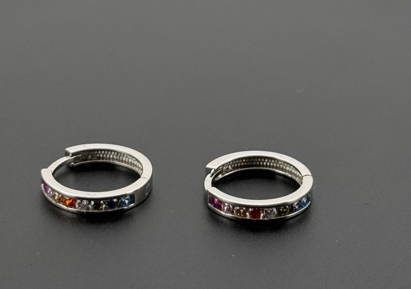 10K Solid Gold Simple Ladies Hoops E741