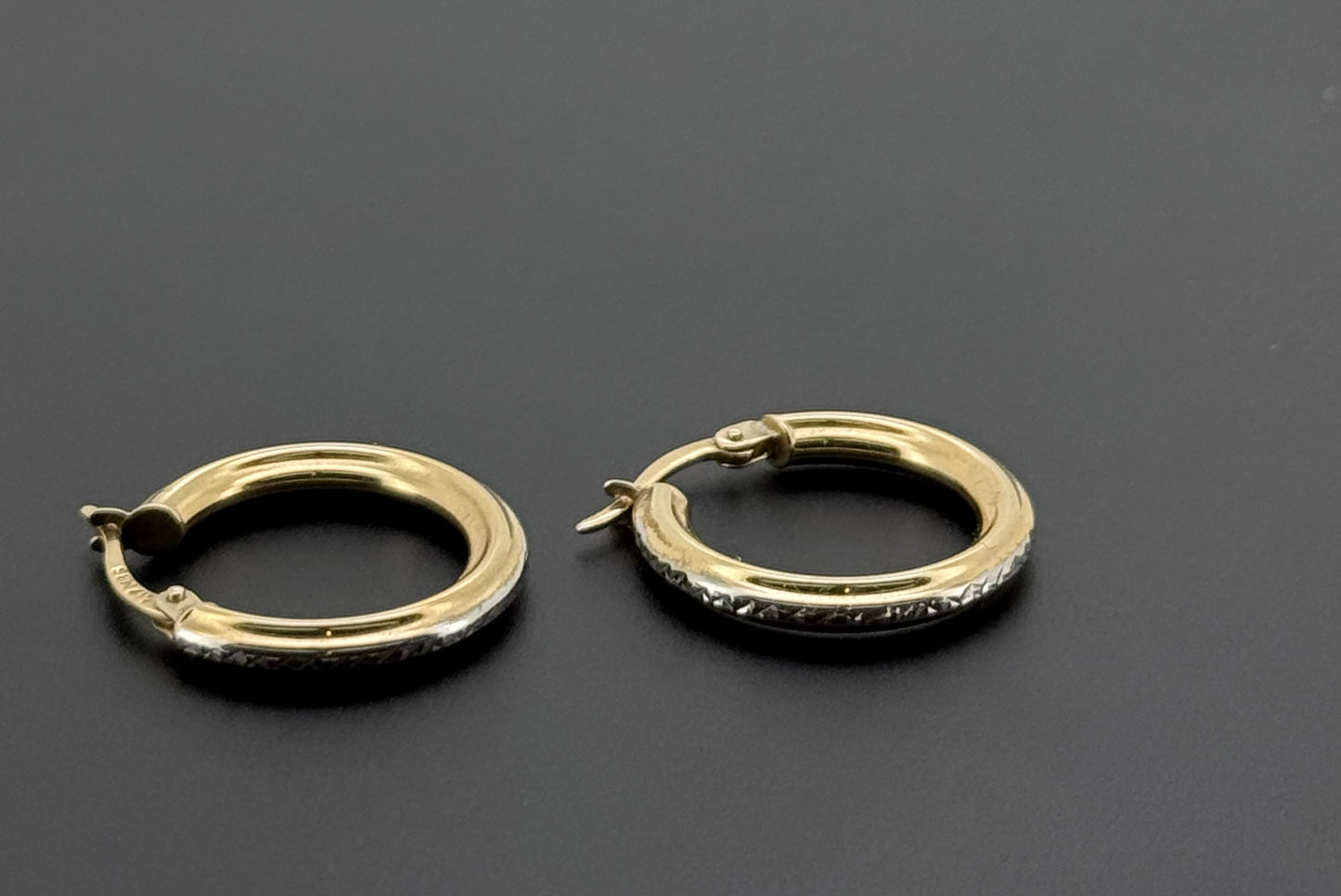 10K Solid Gold Simple Ladies Hoops E747