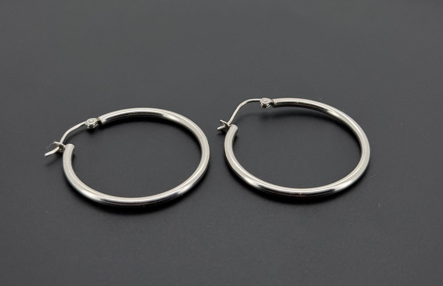 10K Solid Gold Simple Ladies Hoops E749