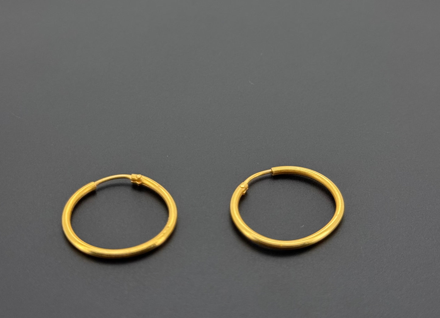 22K Solid Gold Simple Ladies Hoops E764