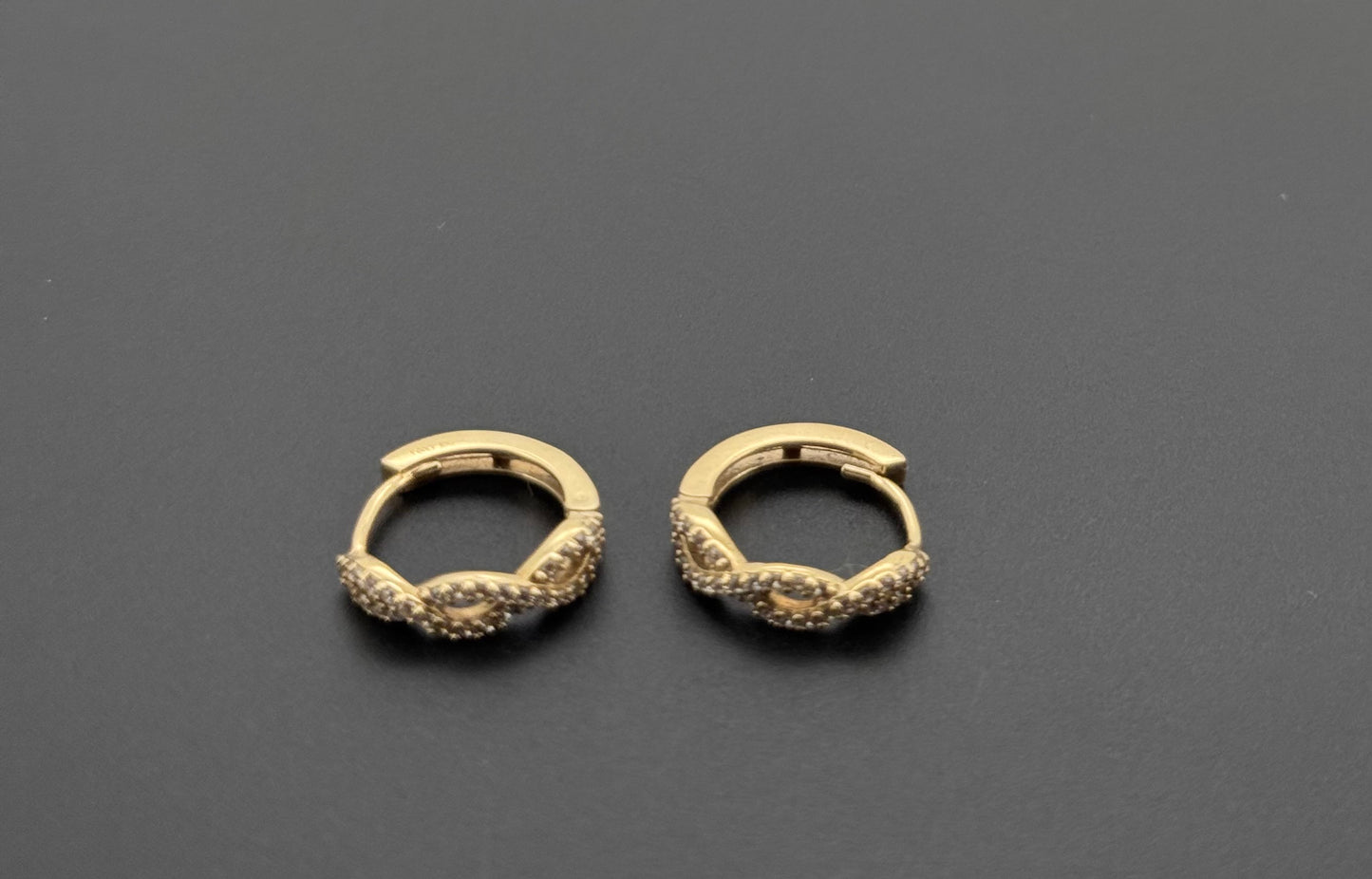 10K Solid Gold Simple Ladies Hoops E775