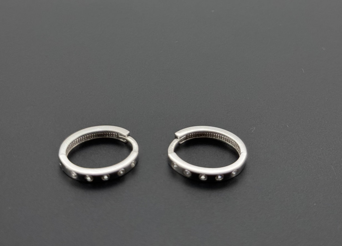 10K Solid Gold Simple Ladies Hoops E777