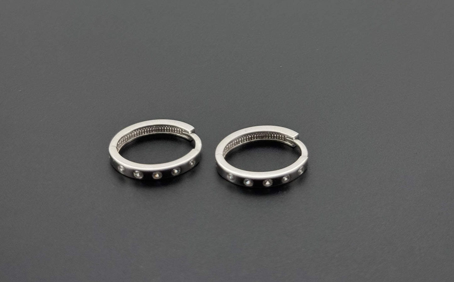 10K Solid Gold Simple Ladies Hoops E788