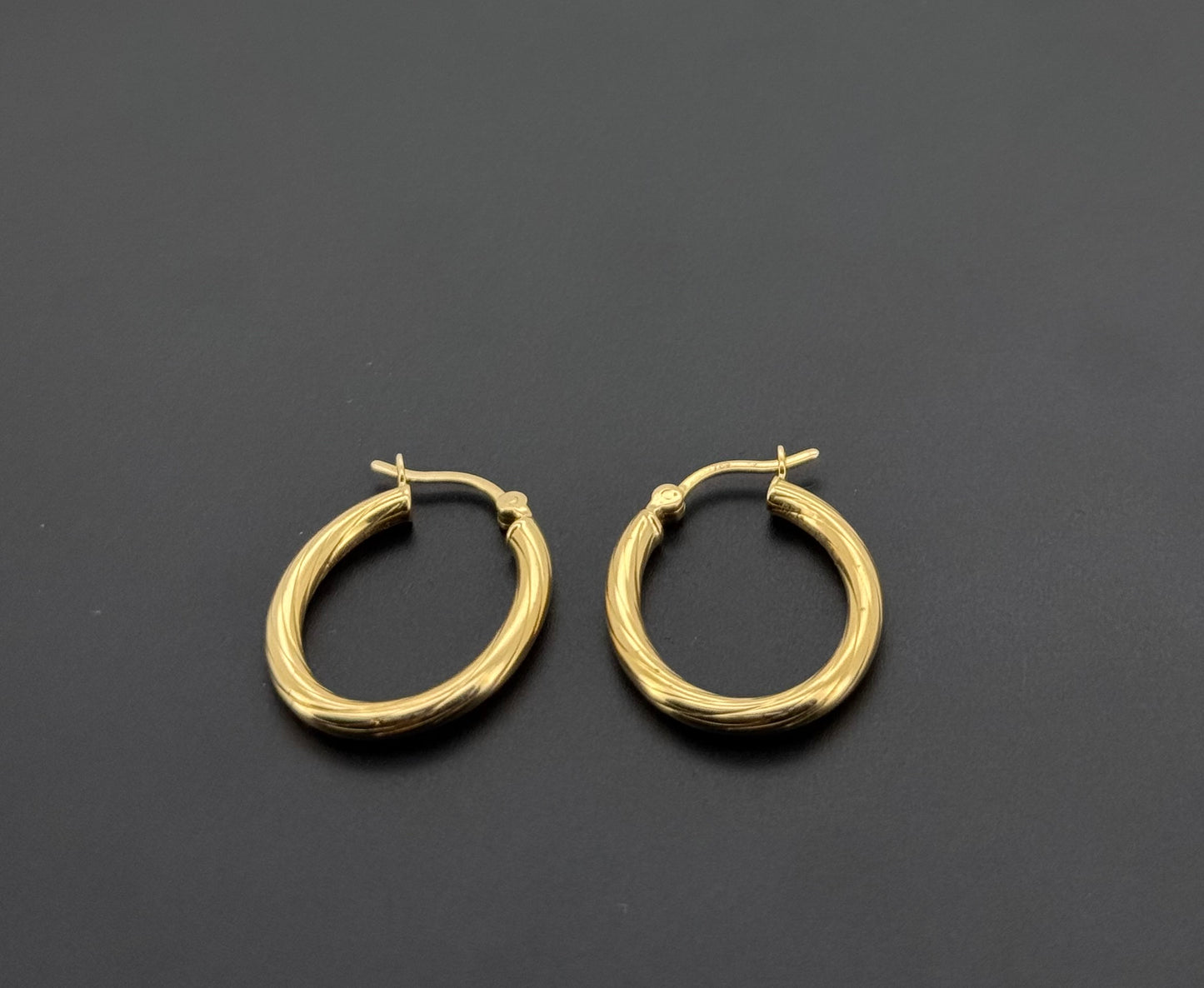 18K Solid Gold Simple Ladies Hoops E844